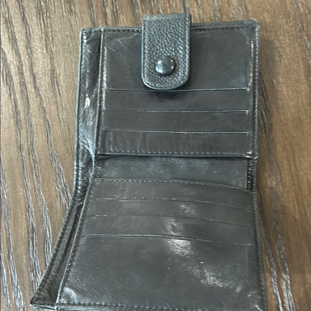 Chanel Black CC Leather Compact Wallet - Picture 4 of 7